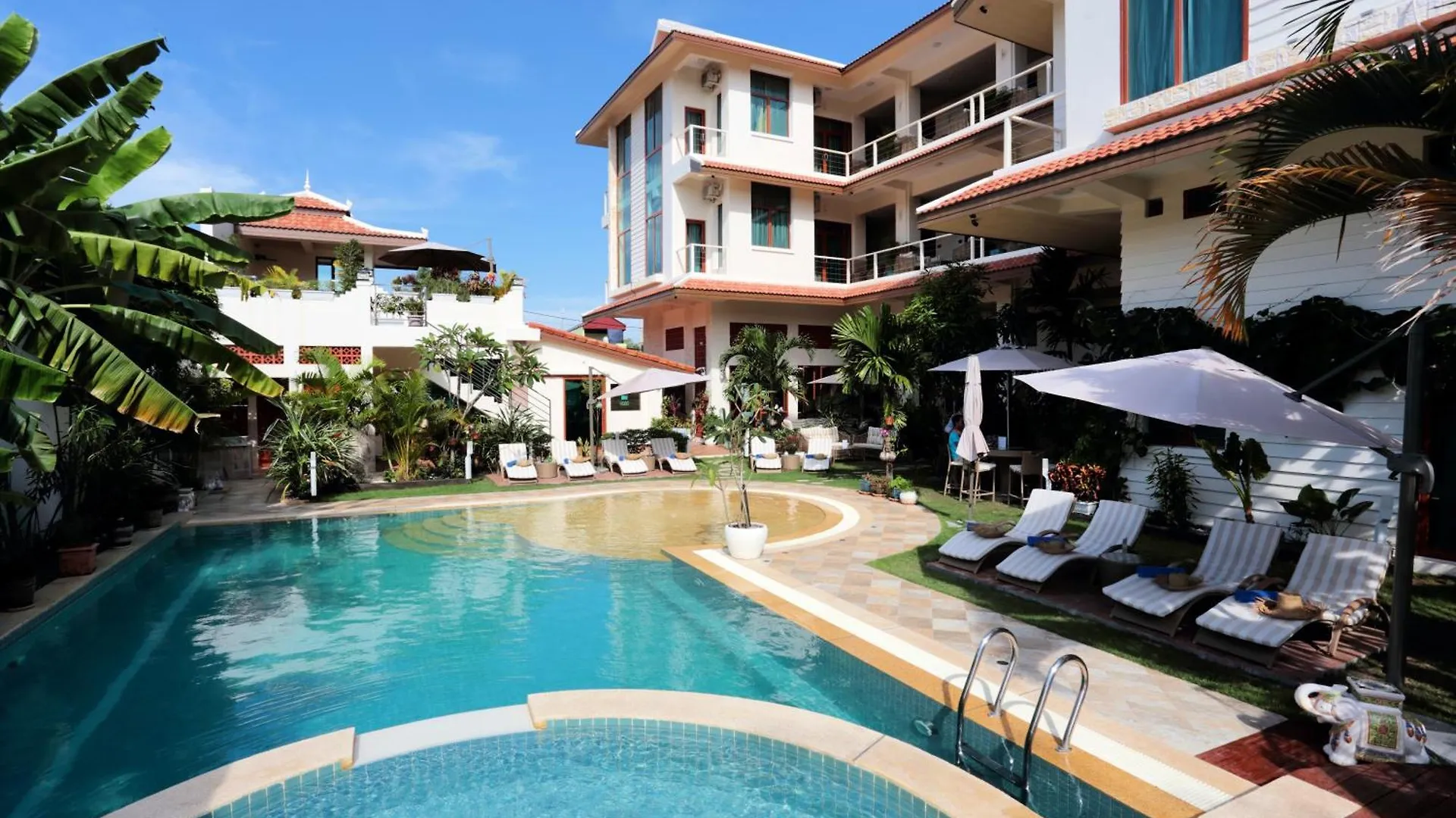 Deluxx Boutique Hotel Sihanoukville