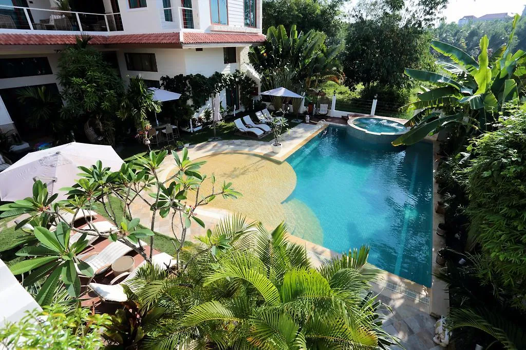 Deluxx Boutique Hotel Sihanoukville