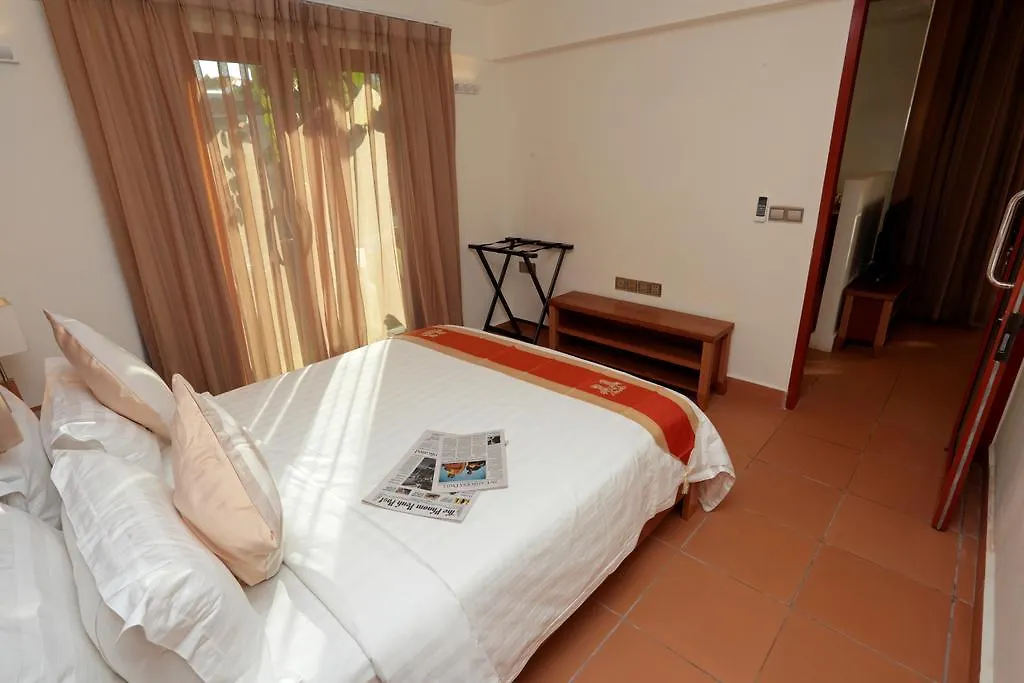 סיהאנוקוויל Deluxx Boutique Hotel