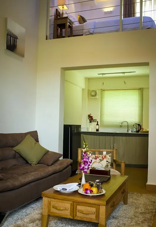 סיהאנוקוויל Deluxx Boutique Hotel