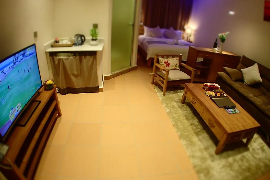 סיהאנוקוויל Deluxx Boutique Hotel