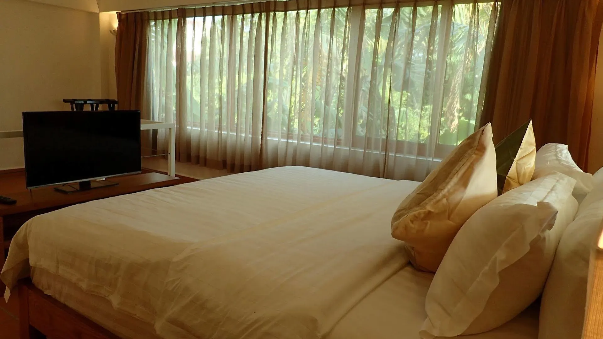 סיהאנוקוויל Deluxx Boutique Hotel